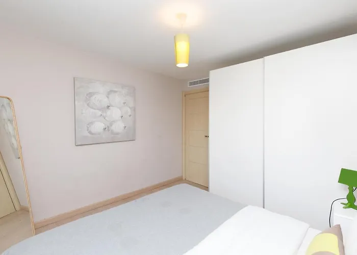 3 Bedrooms: 200m From Croisette